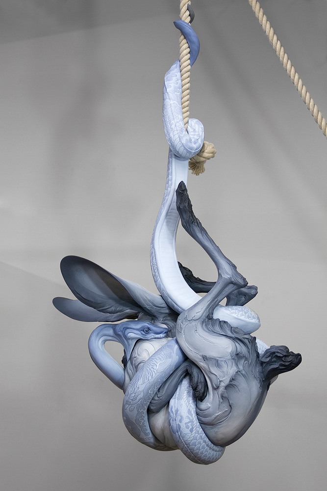  'Tangled Up In You', skulptur af Beth Cavener
